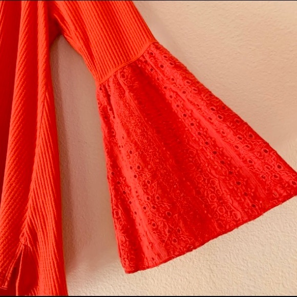 *SOLD* Like New Free People V-Neck Blouse - Picture 5 of 6